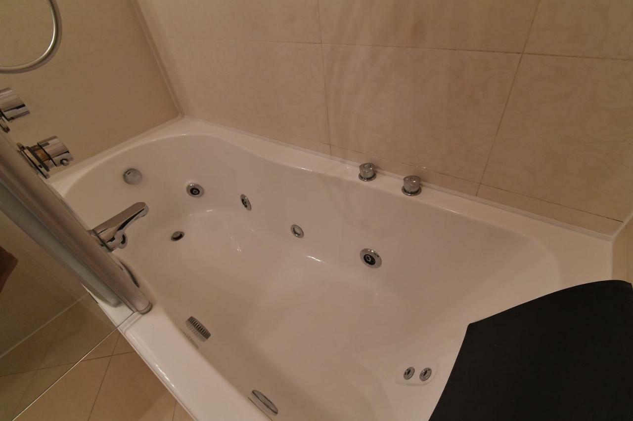 City Penthouse Vita Pula Ngoại thất bức ảnh
