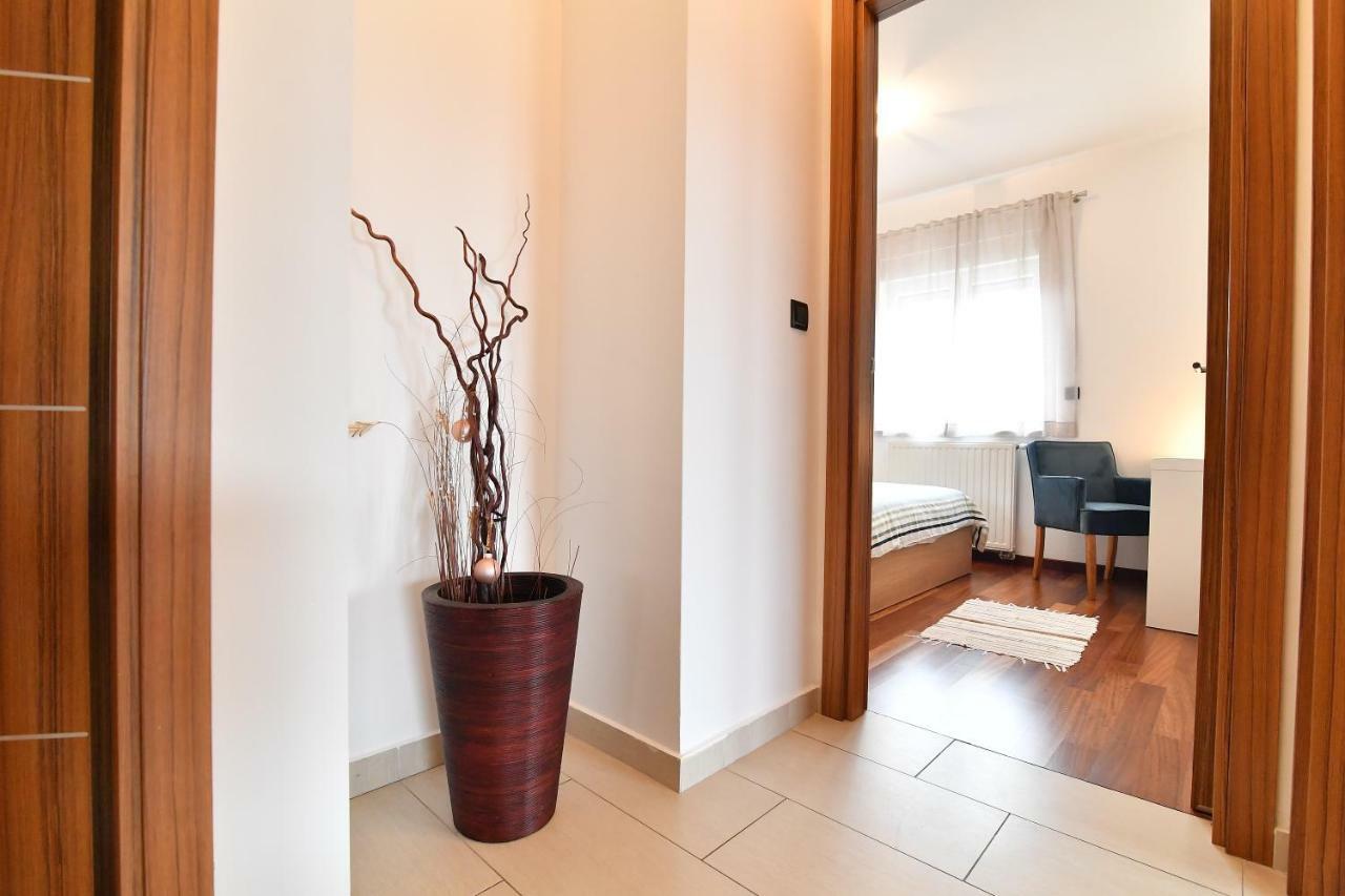 City Penthouse Vita Pula Ngoại thất bức ảnh