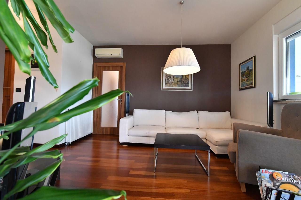 City Penthouse Vita Pula Ngoại thất bức ảnh