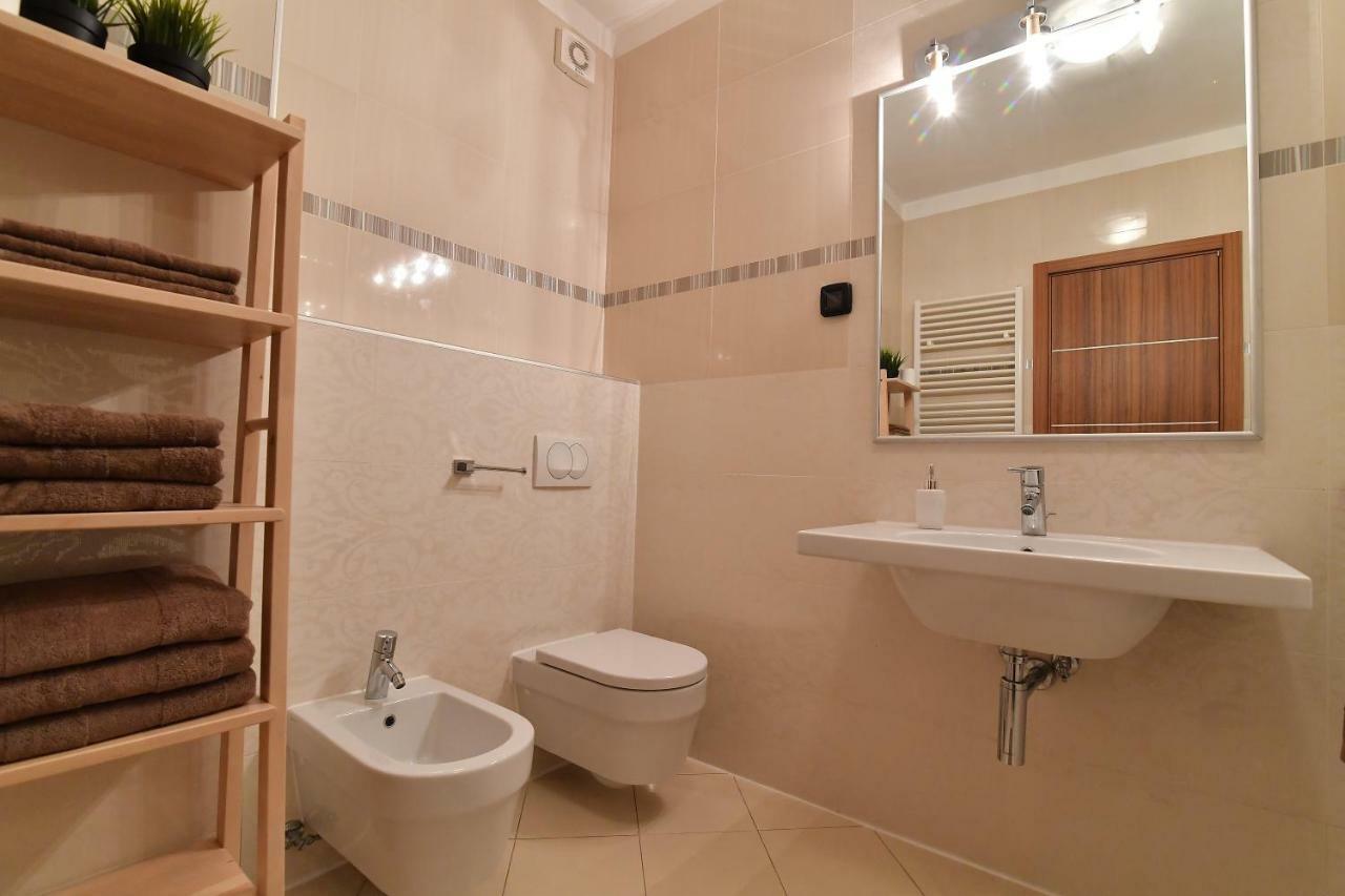 City Penthouse Vita Pula Ngoại thất bức ảnh