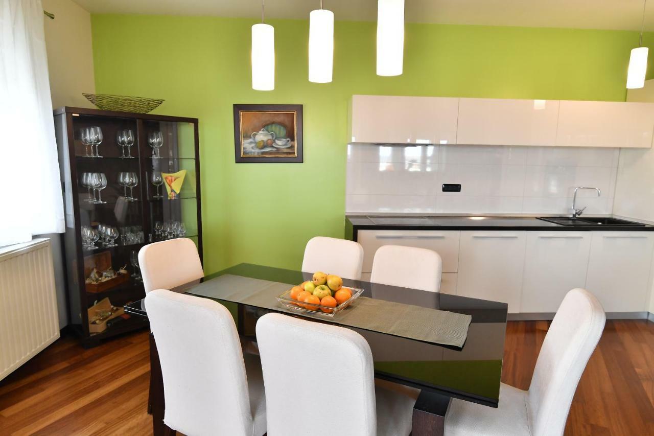 City Penthouse Vita Pula Ngoại thất bức ảnh