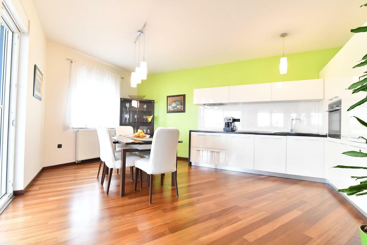 City Penthouse Vita Pula Ngoại thất bức ảnh